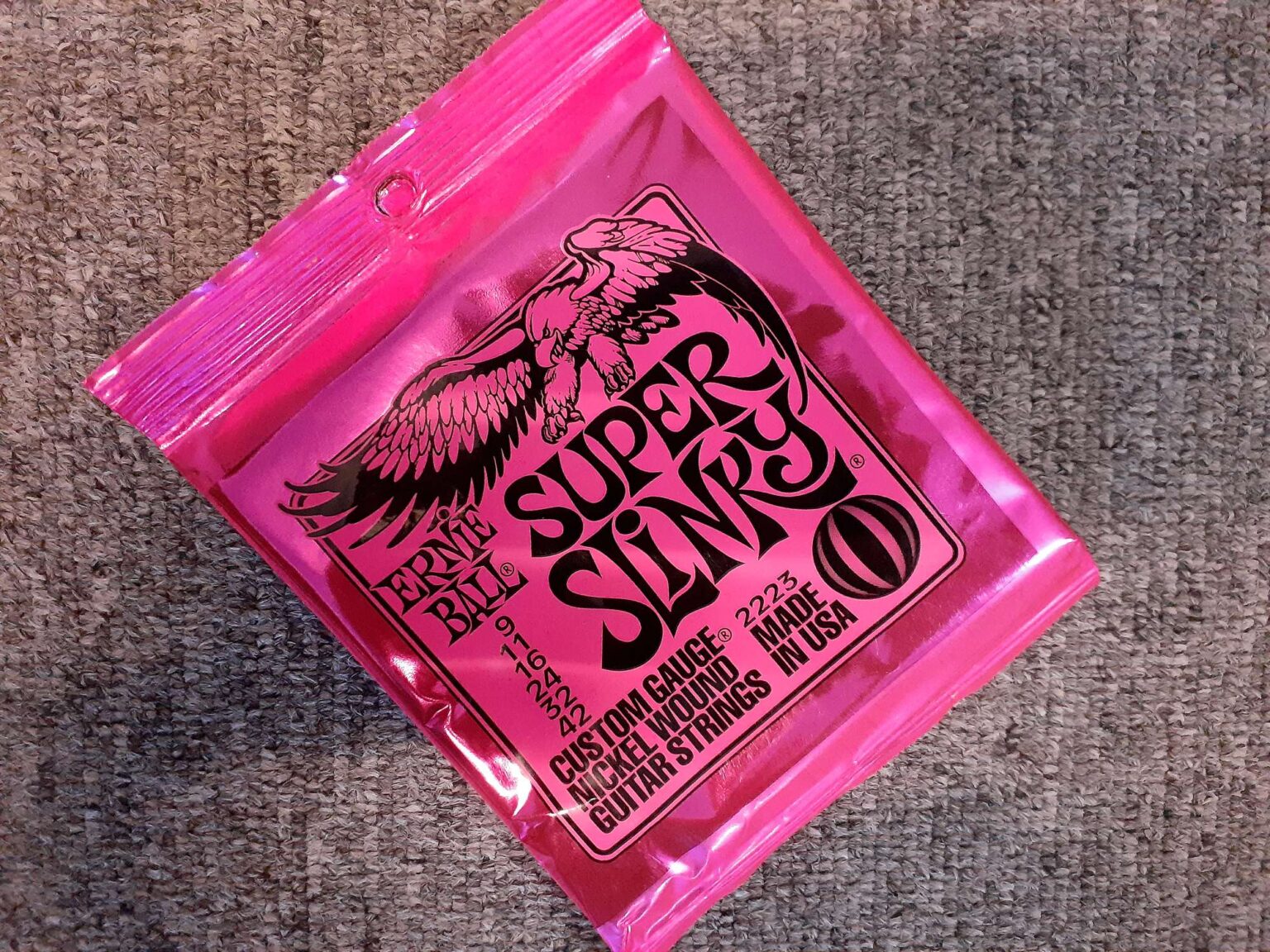 super-slinky-nickel-wound-electric-guitar-strings-9-42-gauge-ernie-ball